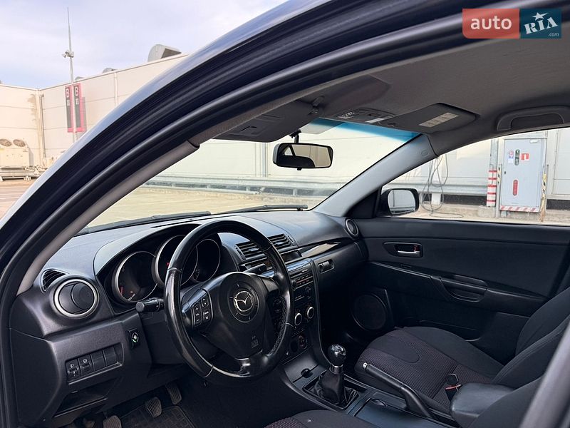 Седан Mazda 3 2004 в Києві