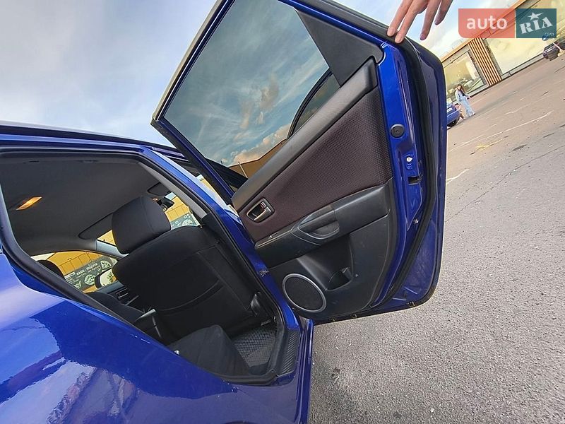 Хэтчбек Mazda 3 2006 в Житомире