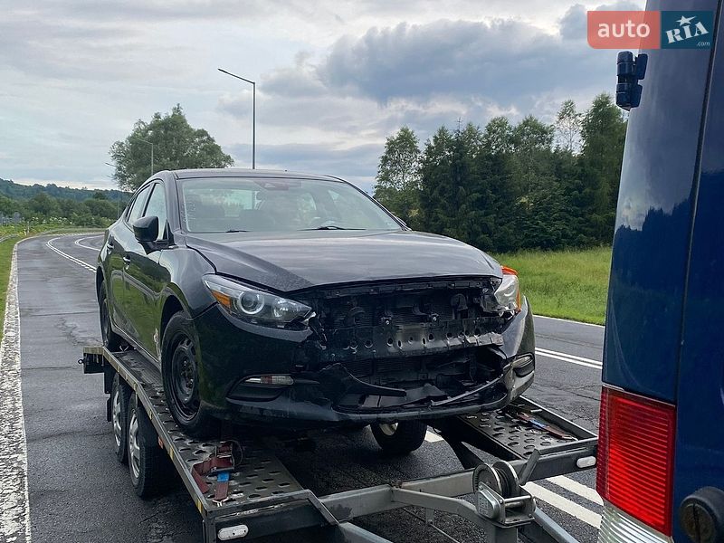 Седан Mazda 3 2018 в Коломые