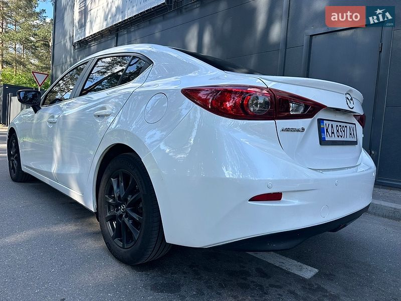 Седан Mazda 3 2014 в Киеве