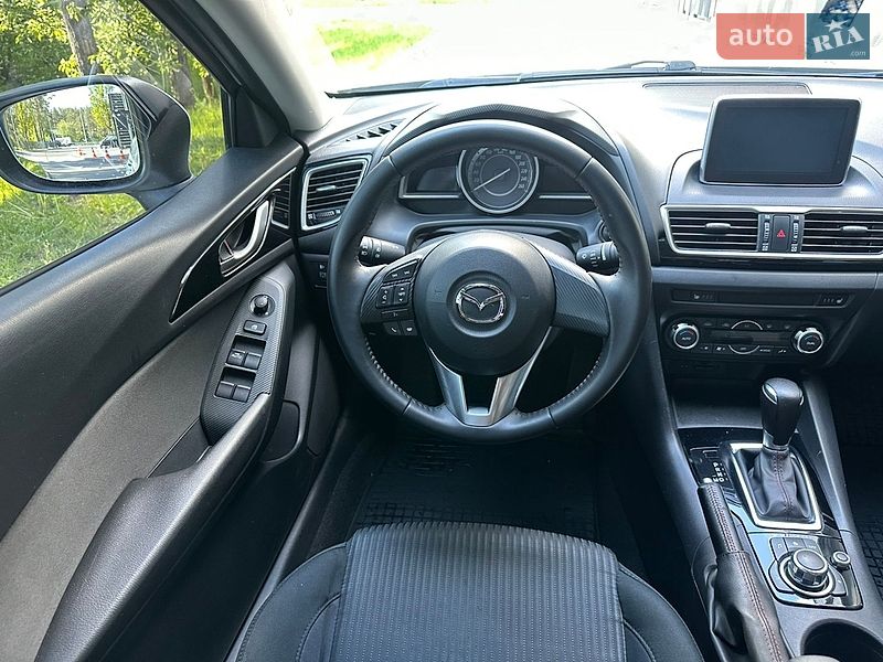Седан Mazda 3 2014 в Киеве