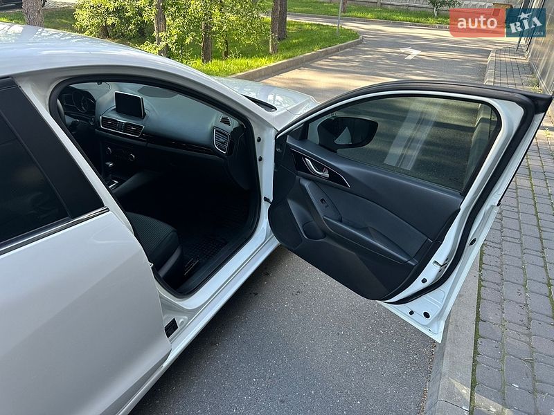 Седан Mazda 3 2014 в Киеве