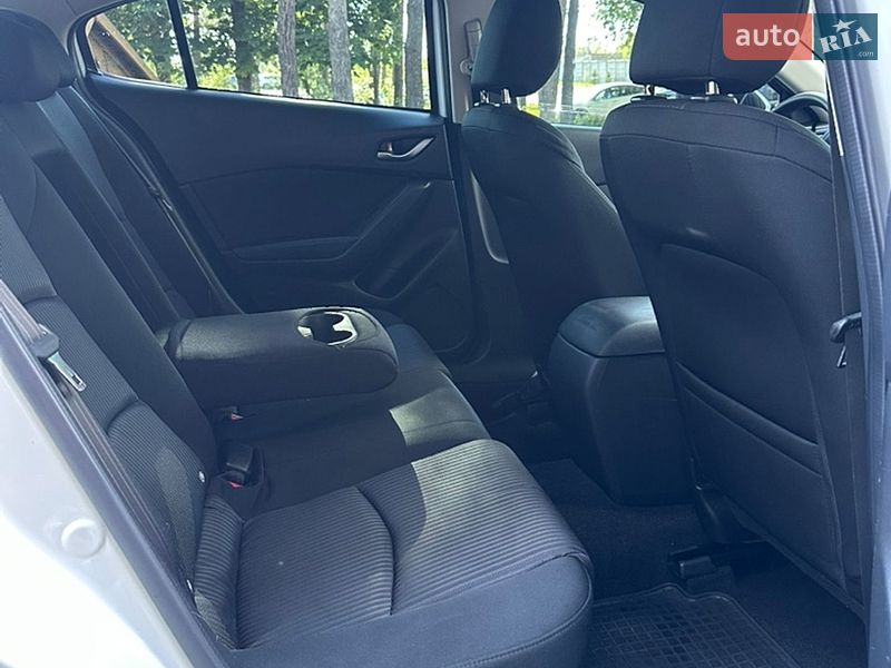 Седан Mazda 3 2014 в Киеве