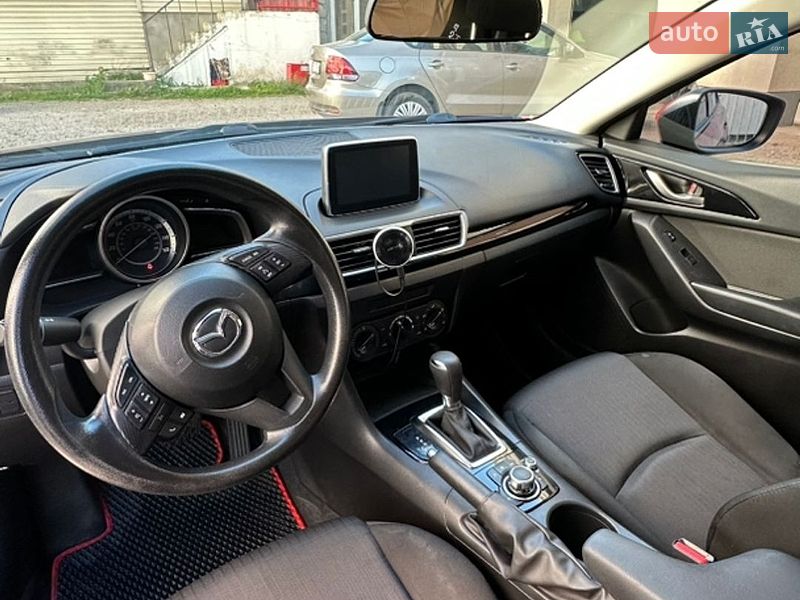Седан Mazda 3 2015 в Ивано-Франковске