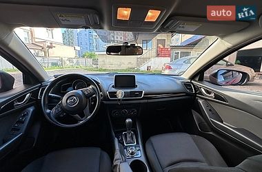 Седан Mazda 3 2015 в Ивано-Франковске
