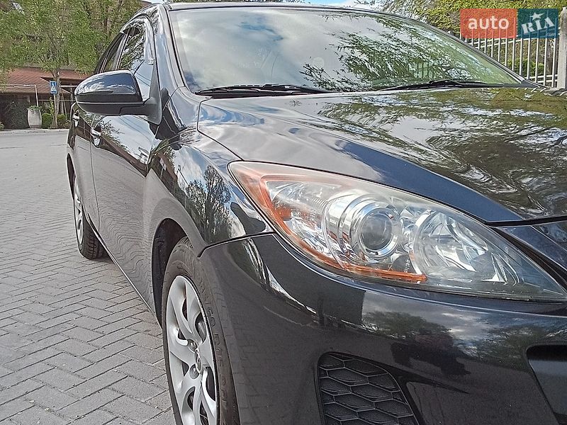 Седан Mazda 3 2011 в Запоріжжі