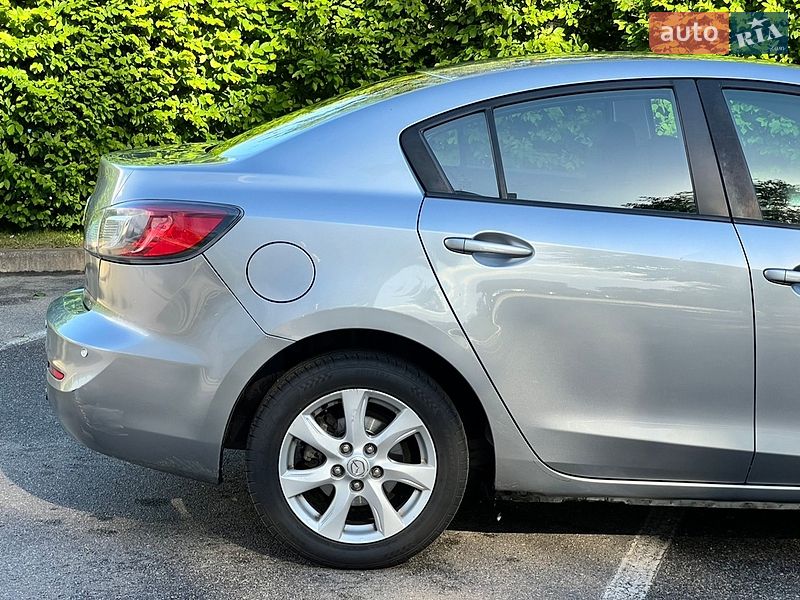 Седан Mazda 3 2013 в Києві