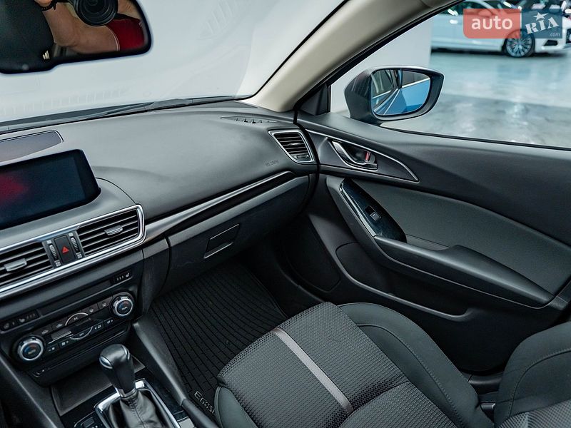 Седан Mazda 3 2018 в Києві фото 12 Седан Mazda 3 2018 в Києві