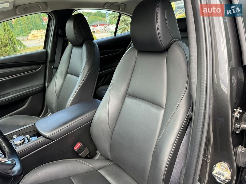 Седан Mazda 3 2023 в Львові