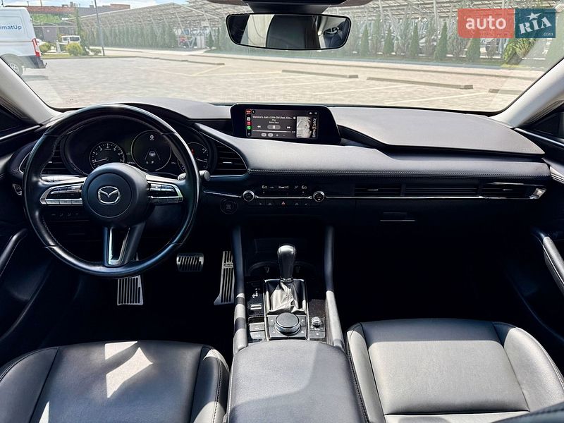 Седан Mazda 3 2023 в Львові