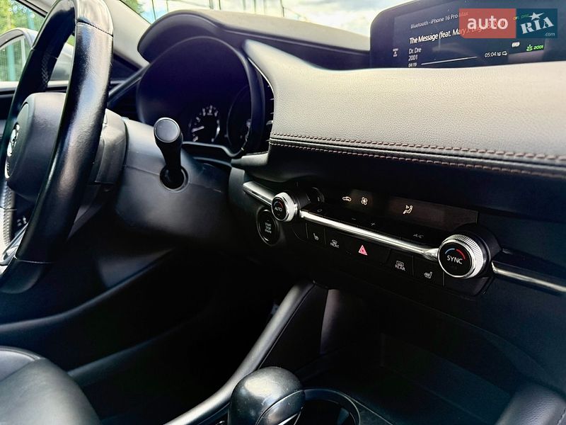 Седан Mazda 3 2023 в Львові