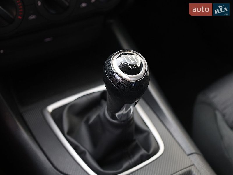 Седан Mazda 3 2014 в Киеве