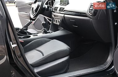 Седан Mazda 3 2014 в Киеве
