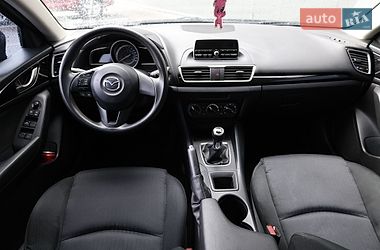 Седан Mazda 3 2014 в Киеве