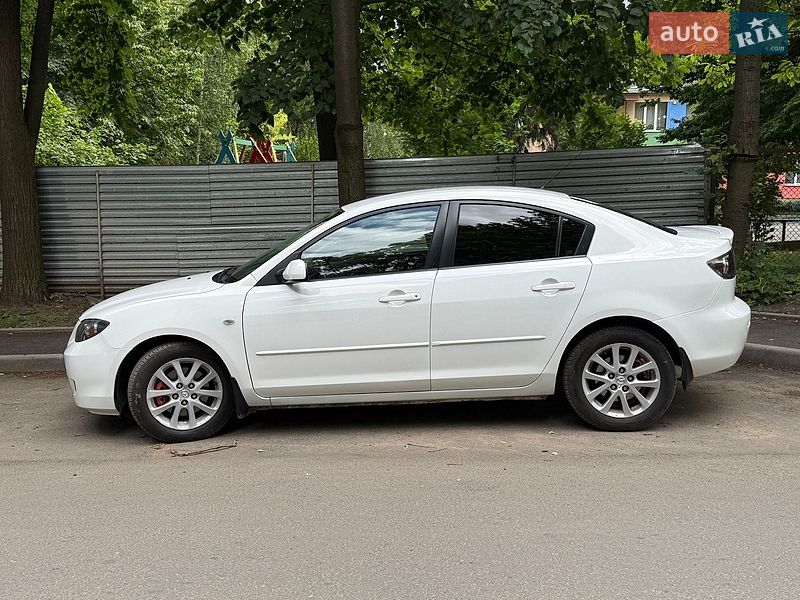 Седан Mazda 3 2008 в Чернівцях