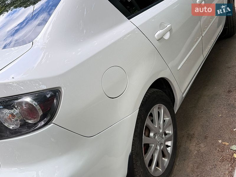 Седан Mazda 3 2008 в Чернівцях