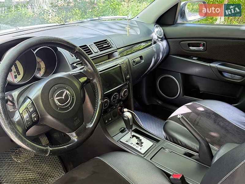 Седан Mazda 3 2008 в Чернівцях