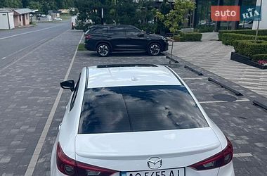 Седан Mazda 3 2017 в Ужгороде