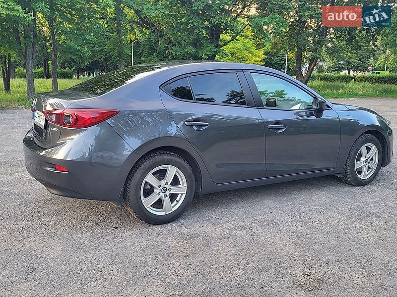 Седан Mazda 3 2015 в Полтаве