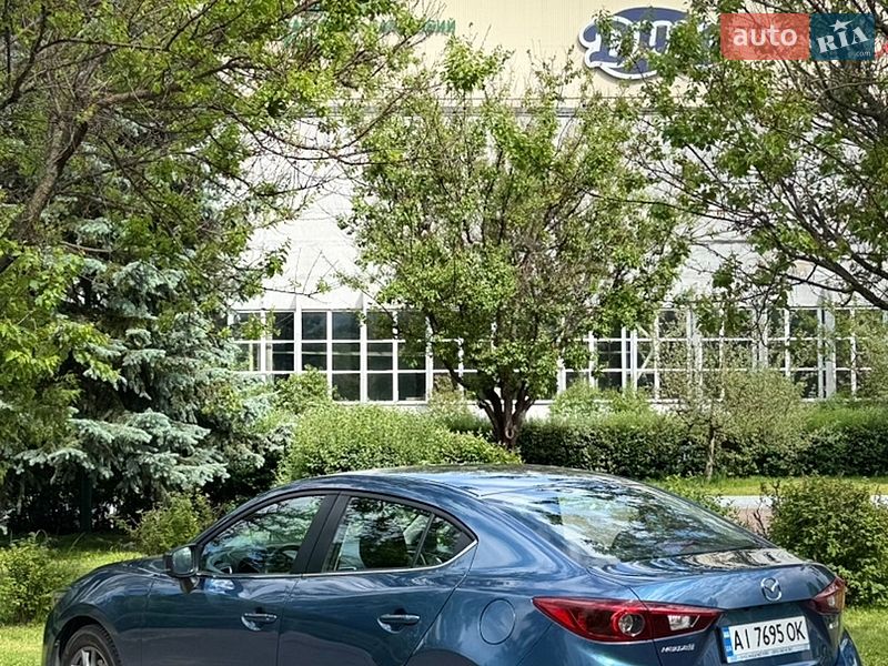 Седан Mazda 3 2017 в Обухові