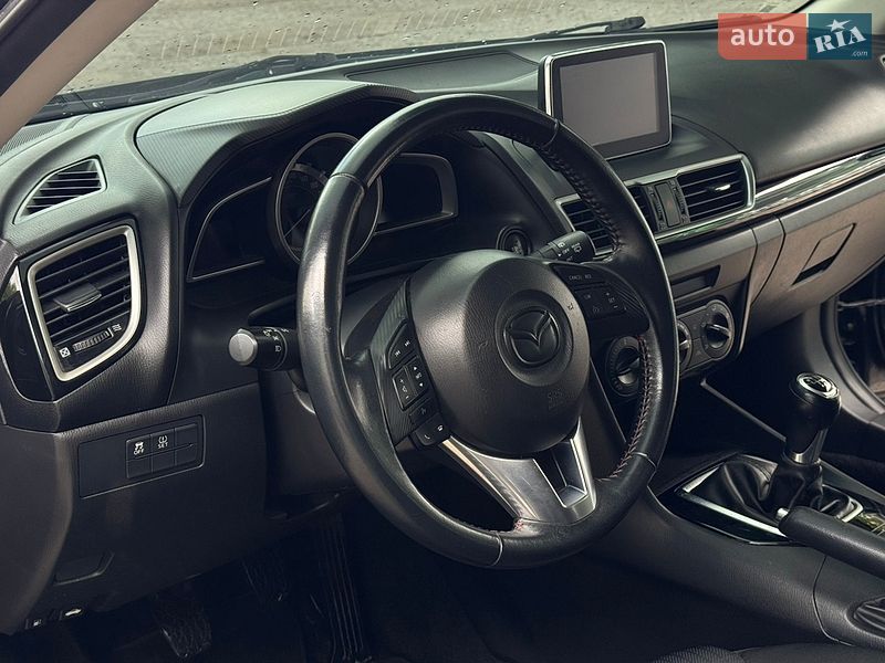 Хетчбек Mazda 3 2016 в Харкові