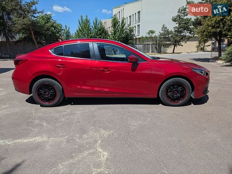 Седан Mazda 3 2016 в Львові
