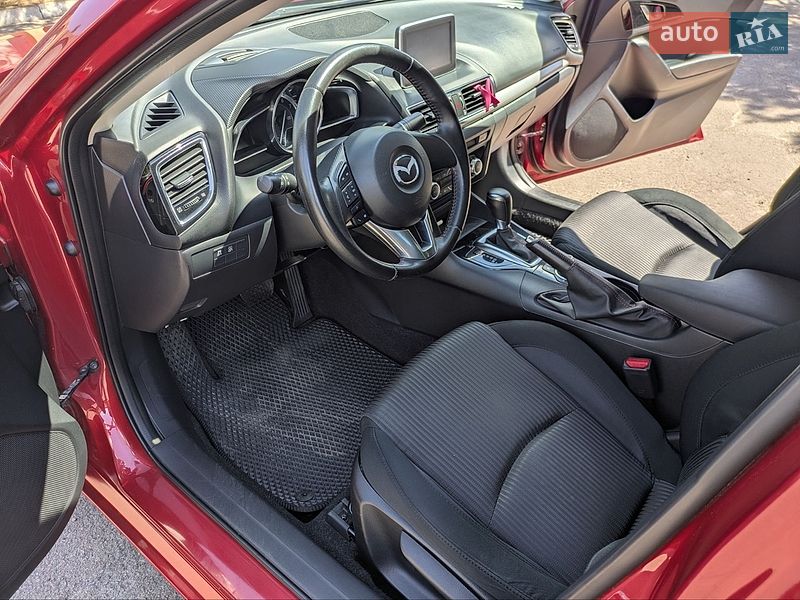 Седан Mazda 3 2016 в Львові