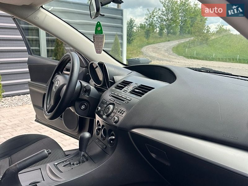 Хэтчбек Mazda 3 2013 в Ровно
