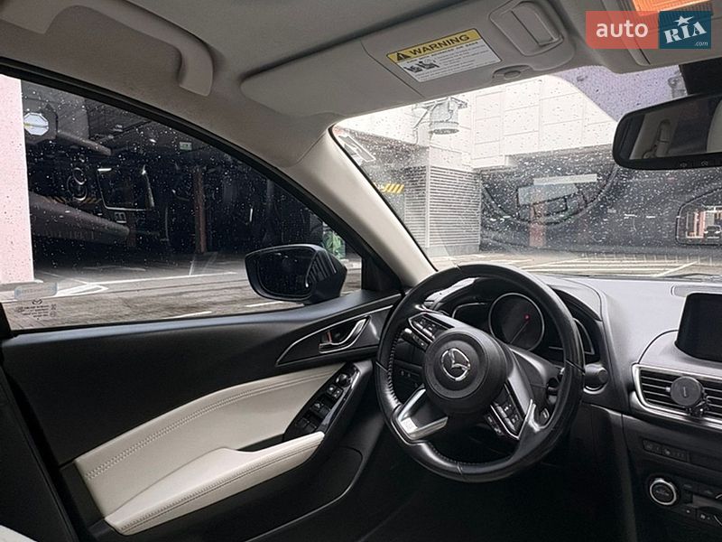 Седан Mazda 3 2016 в Києві