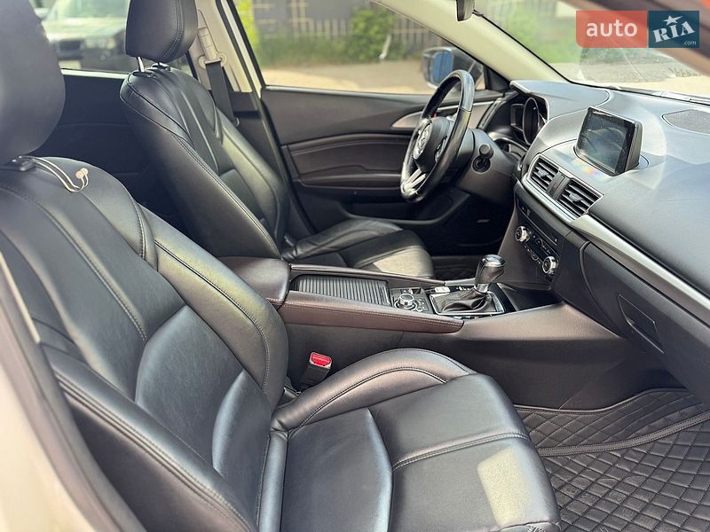 Седан Mazda 3 2018 в Києві