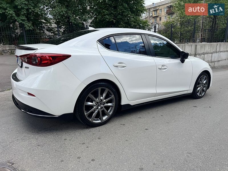 Седан Mazda 3 2018 в Києві