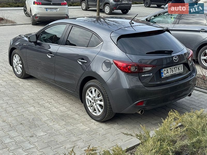 Хэтчбек Mazda 3 2015 в Умани