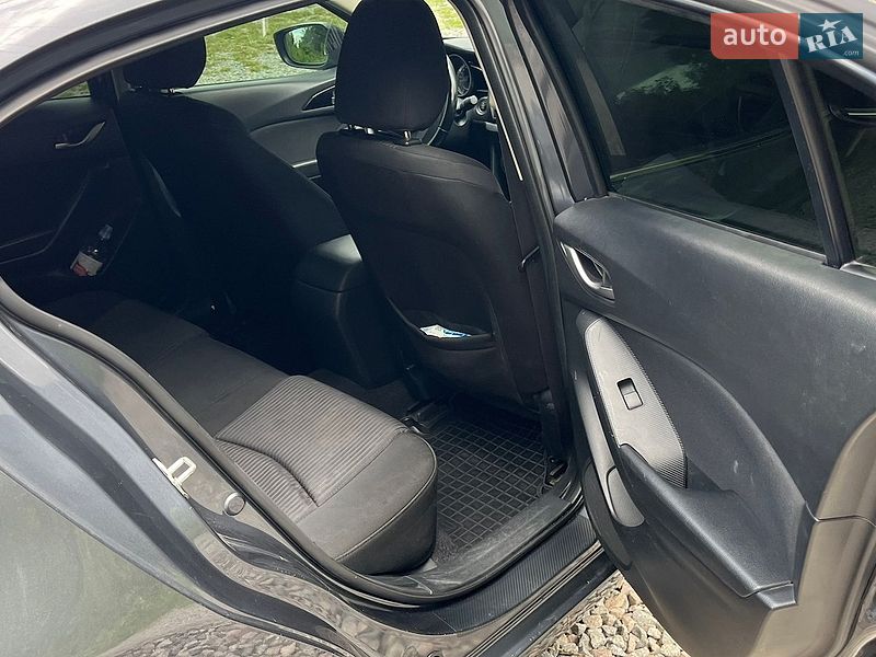 Седан Mazda 3 2016 в Києві