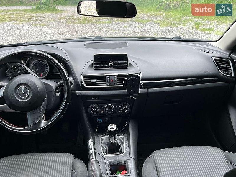 Седан Mazda 3 2016 в Києві