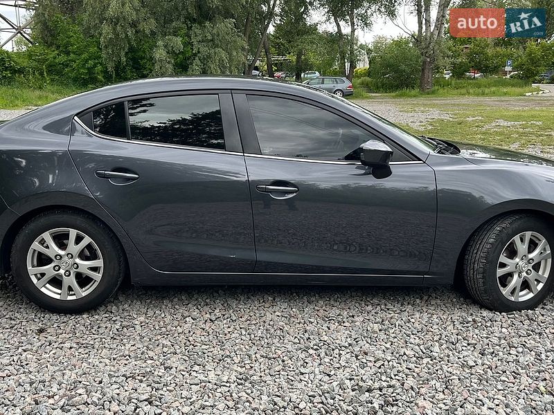 Седан Mazda 3 2016 в Києві
