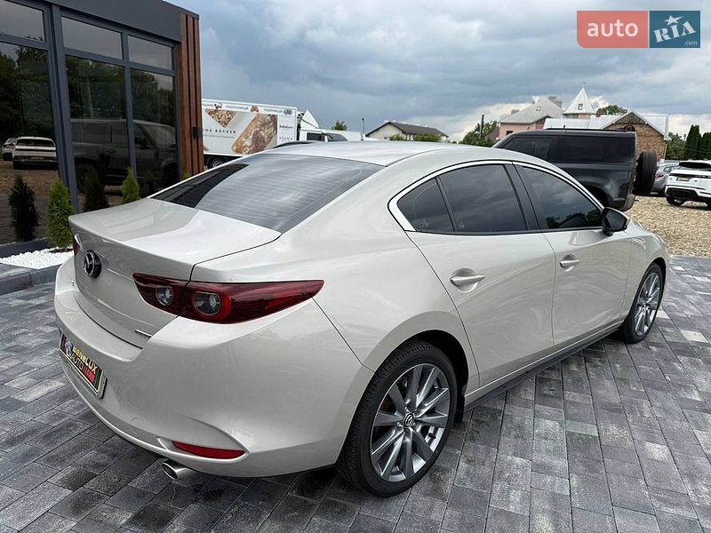Седан Mazda 3 2024 в Коломые