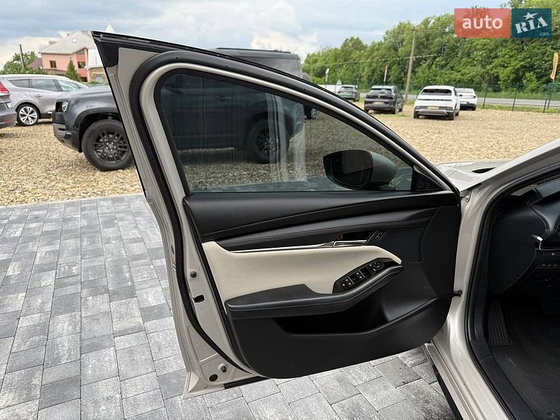 Седан Mazda 3 2024 в Коломые