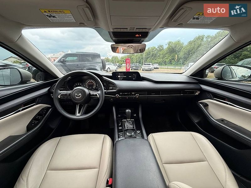 Седан Mazda 3 2024 в Коломые