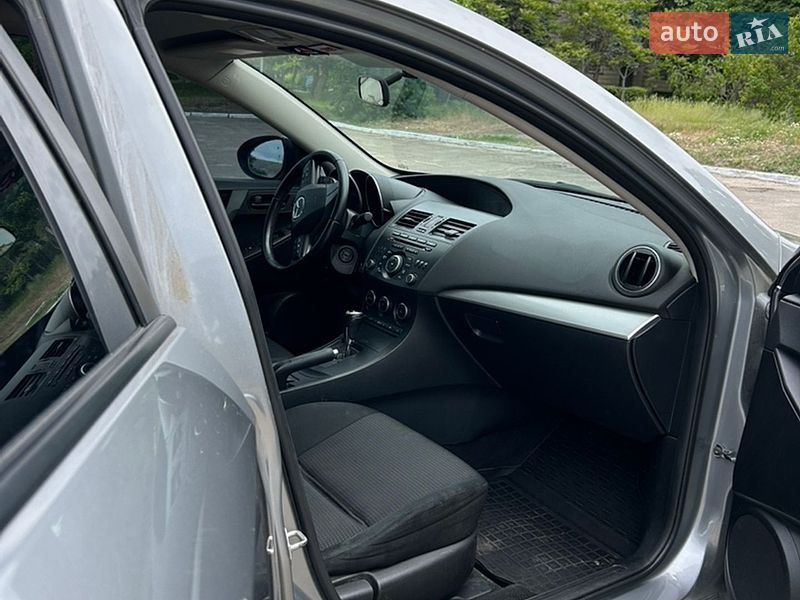 Седан Mazda 3 2013 в Киеве