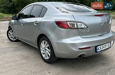 Седан Mazda 3 2013 в Киеве