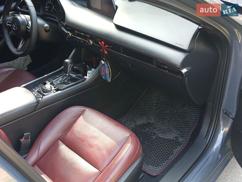 Хэтчбек Mazda 3 2022 в Полтаве