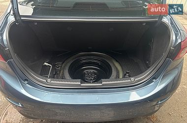 Седан Mazda 3 2015 в Києві