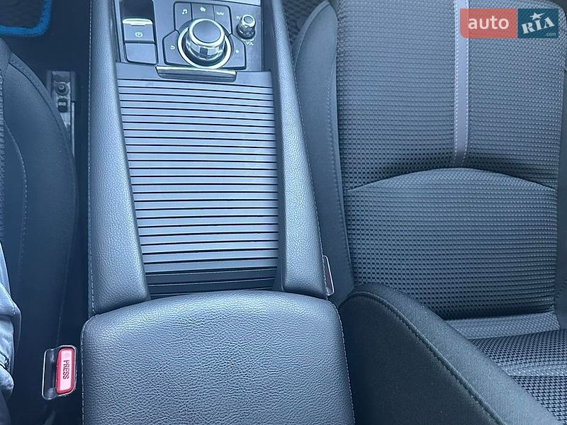 Седан Mazda 3 2018 в Киеве фото 18 Седан Mazda 3 2018 в Киеве