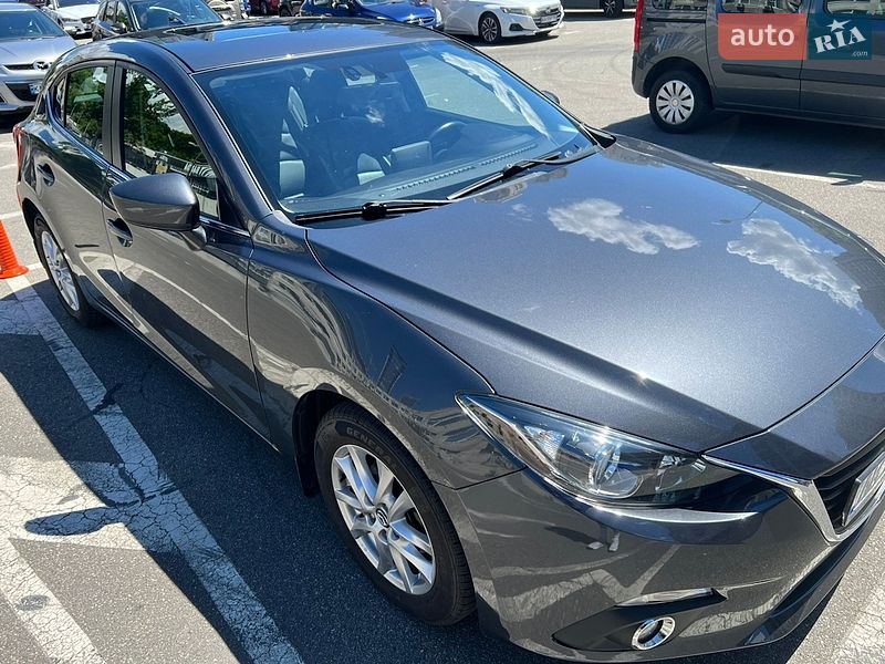 Хэтчбек Mazda 3 2016 в Киеве