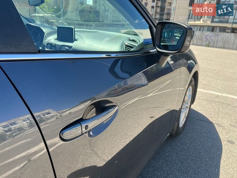 Хэтчбек Mazda 3 2016 в Киеве