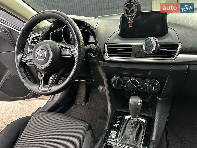 Седан Mazda 3 2017 в Полтаве