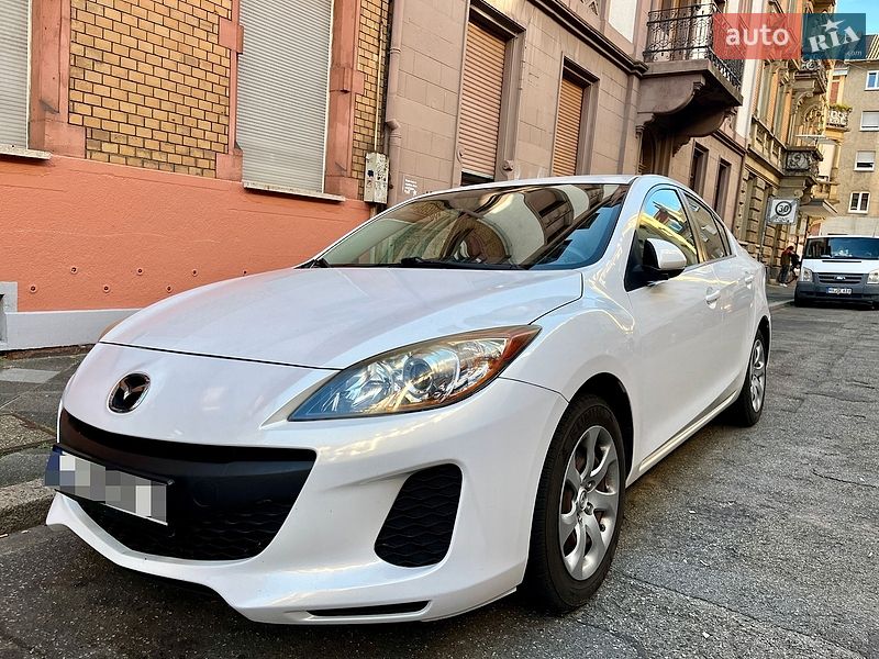 Седан Mazda 3 2013 в Дніпрі