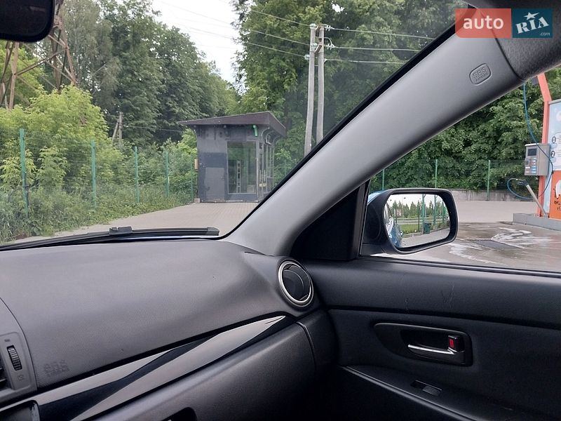 Хетчбек Mazda 3 2005 в Житомирі