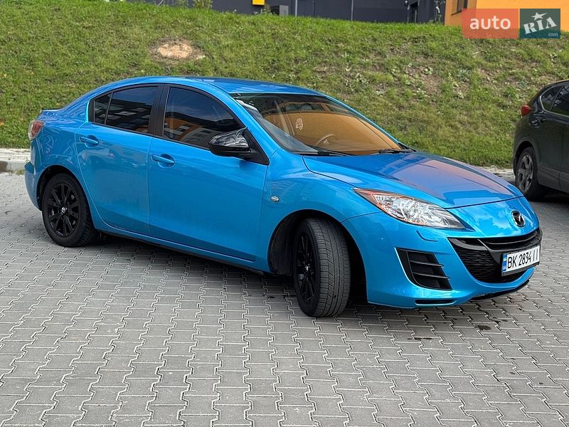 Седан Mazda 3 2010 в Ровно