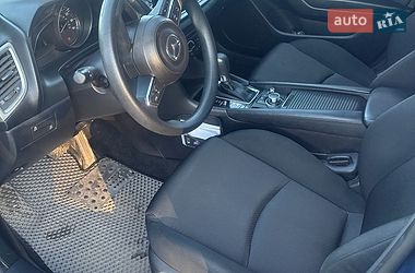 Седан Mazda 3 2018 в Самборі